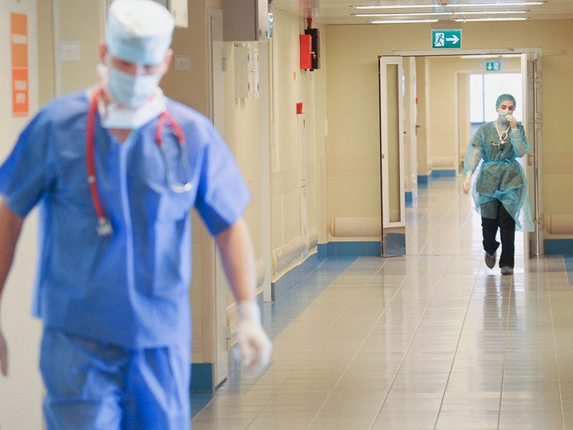 Reanımotolog COVID-19 qurbandary qalaı azaıǵanyn aıtyp berdi