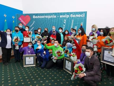Atyraýda úzdik volonterler marapattaldy