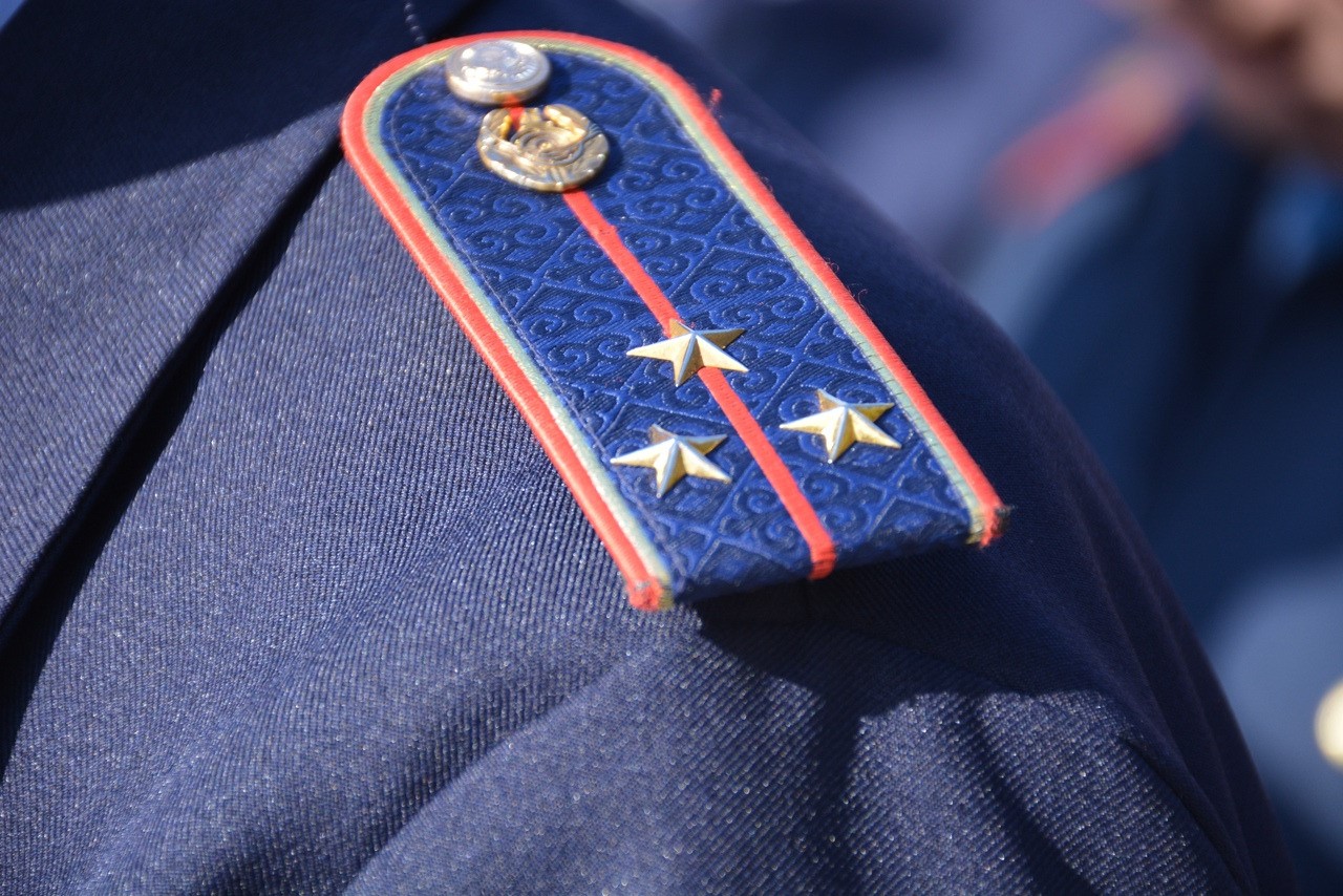 Býhgalterlik qyzmet kórsetemin dep aqshasyn qaqshyp qalǵan