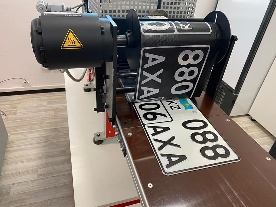 Atyraýda kólik nómirleri shyǵaryla bastady