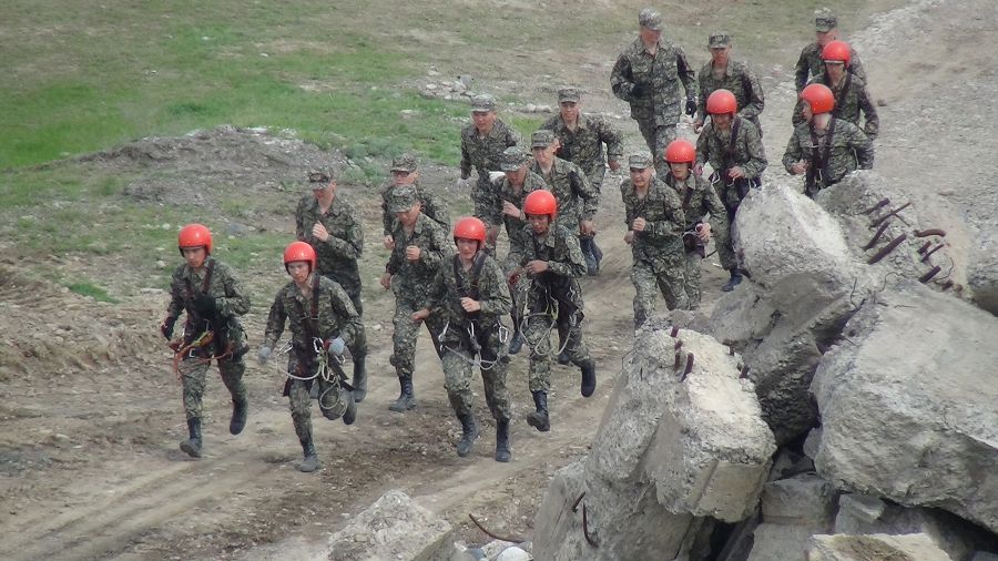 Qıyndyq qaıda bolsa, «baýyrjanshylar» sonda