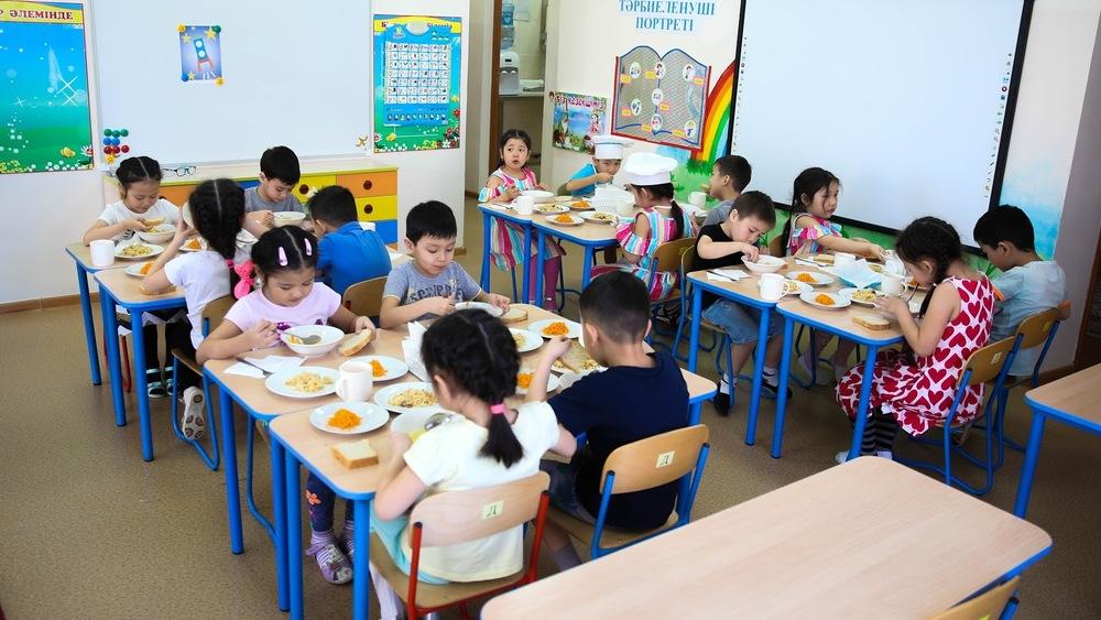 Almaty bıligi jekemenshik balabaqshalardaǵy azyq-túlik shyǵyndaryn sýbsıdııalaıdy