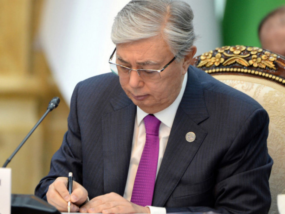 Prezıdent eki adamǵa "Qazaqstannyń Eńbek eri" ataǵyn berdi