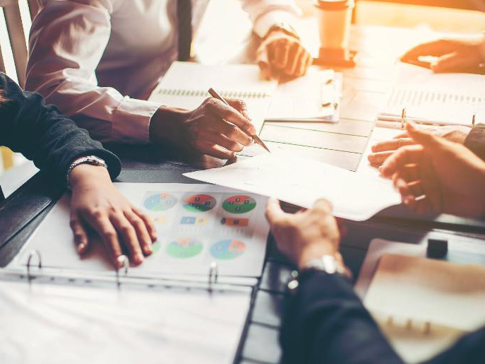 Shymkentte bes myńdaı azamat qaıtarymsyz grantka ıe boldy