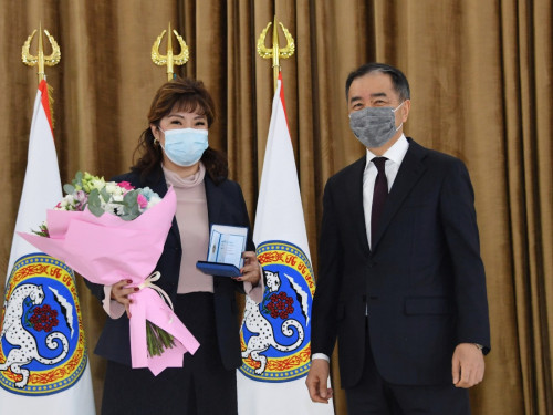 Almaty turǵyndaryna memlekettik marapat tapsyryldy