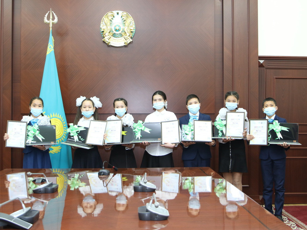 Qyzylordada bilim báıgesiniń jeńimpazdary marapattaldy