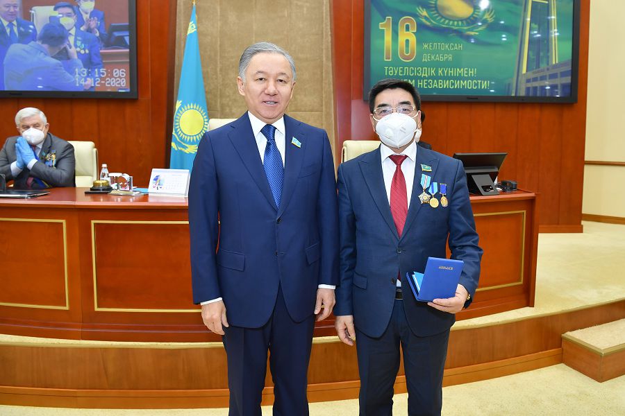 Nagradalar tapsyryldy