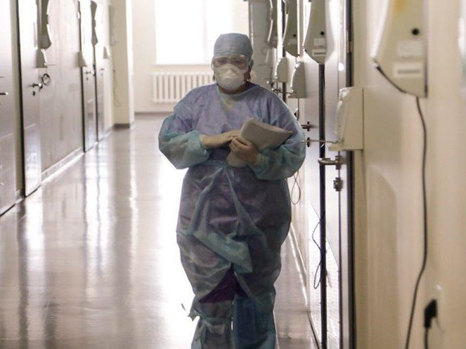 Qazaqstandyq ǵalym koronavırýstyń bir aıda eki ret mýtasııaǵa ushyraıtynyn aıtty