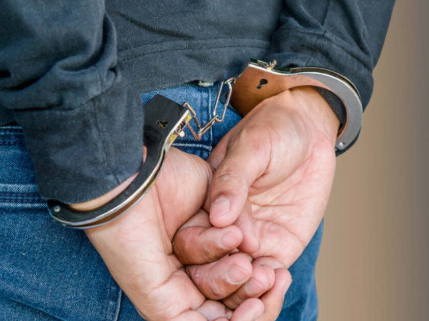 Saryaǵashta esirtki saýdasymen aınalysqan er adam bes jylǵa sottaldy