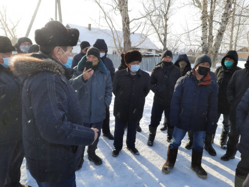 Shyǵys Qazaqstanda aýyl turǵyndary dońyz fermasyn salýǵa qarsy shyqty