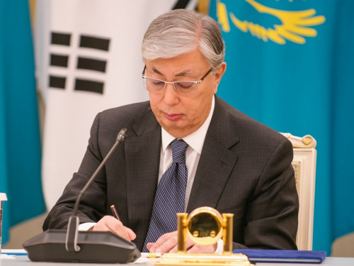 Prezıdent birqatar zańǵa qol qoıdy