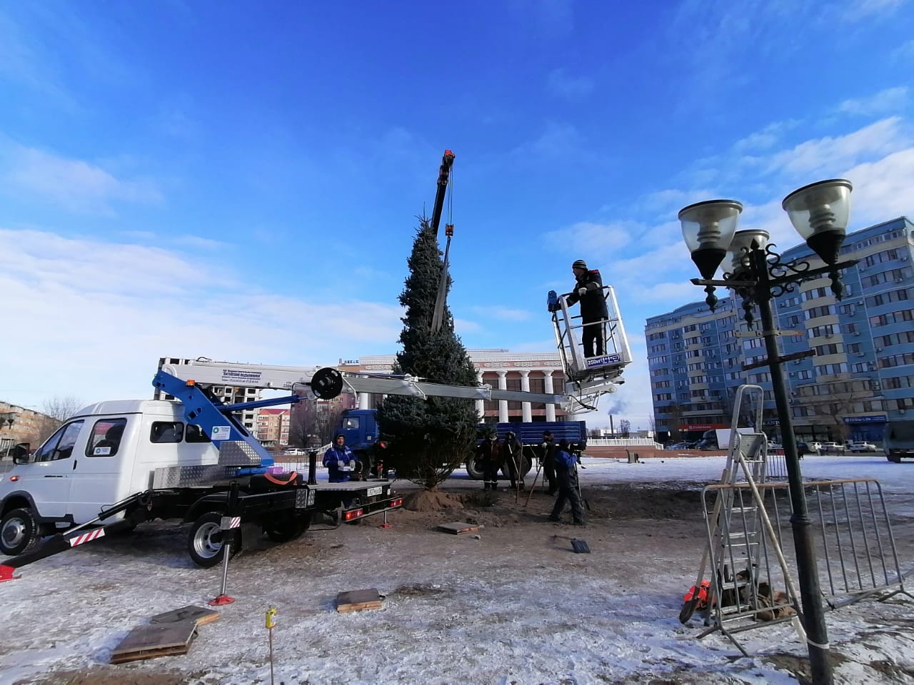 Atyraýda Germanııadan ákelingen shyrsha ornatyldy