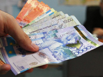 Atyraýdyń turǵyndary 300 mln teńgesin alaıaqqa bergen