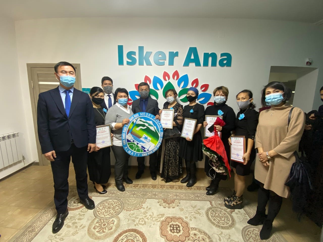 «Isker ana»  ortalyǵynyń bıznes ınkýbatory alǵashqy túlekterin qanattandyrdy