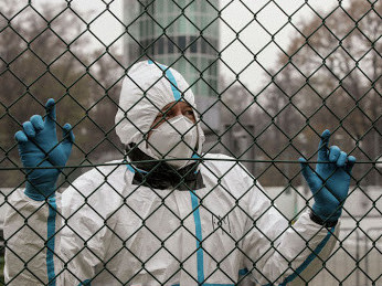 Bir táýlikte myńnan asa adam koronavırýstan jazyldy