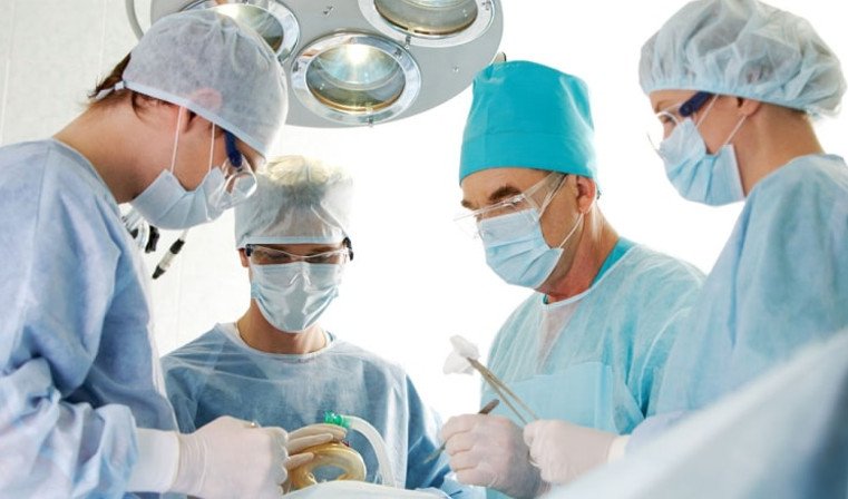 Qaýipti operasııa sátti ótti