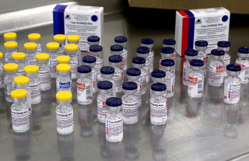 «Spýtnık V» vaksınasy sapa baqylaýynan ótedi