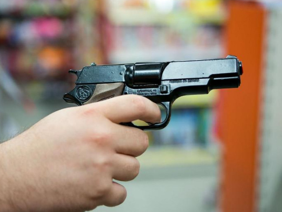 Almatyda dúkenge qaraqshylyq shabýyl jasaldy