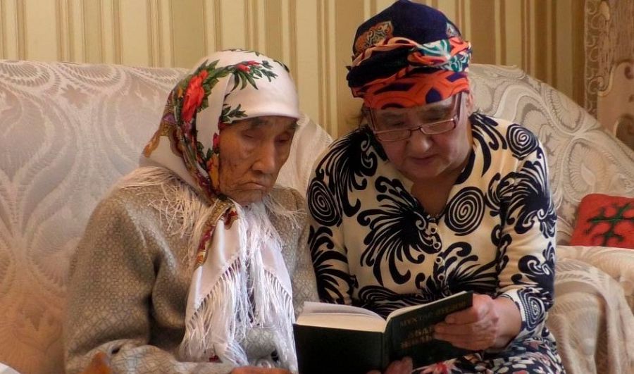 Júz jasynda Abaıdy jatqa oqıdy