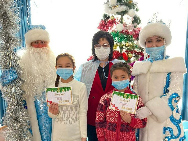 Jambyl oblysynda 200 balaǵa prezıdent syılyǵy tabystaldy