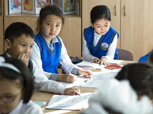 Jambyl oblysynda oqýshylar úshinshi toqsanda qalaı oqıdy?