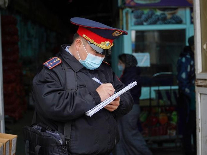 Almatyda karantın buzǵandarǵa qatysty myńǵa jýyq hattama toltyryldy