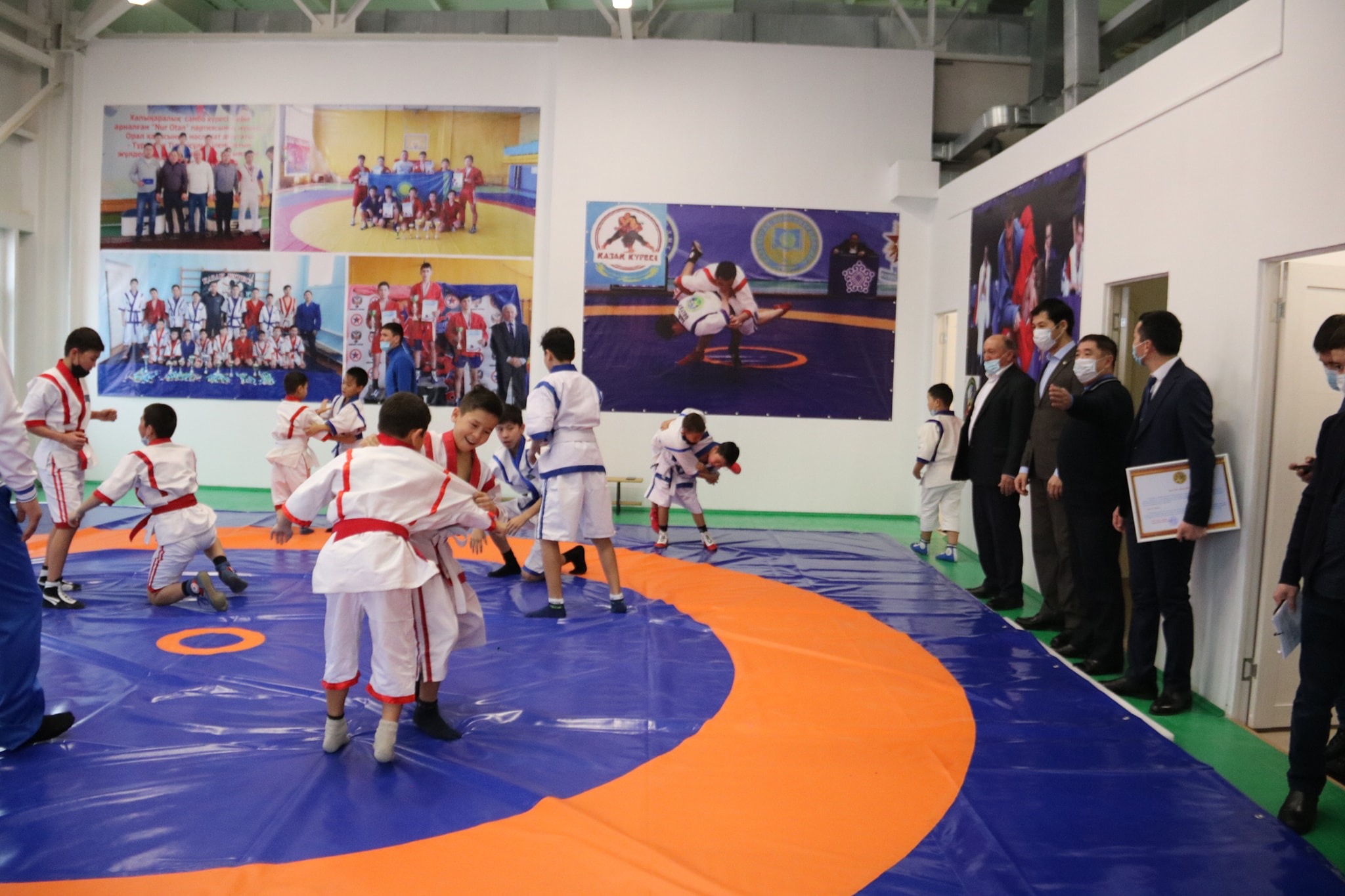 Bókeı ordasynda jańa sport kesheni salyndy