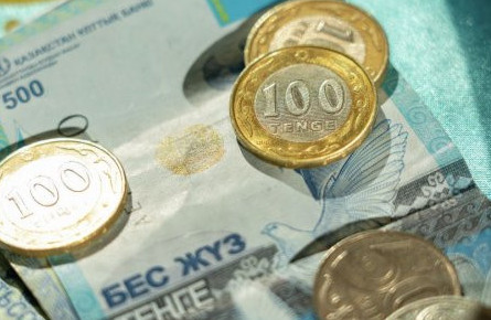Teńge qalaı qubyldy?