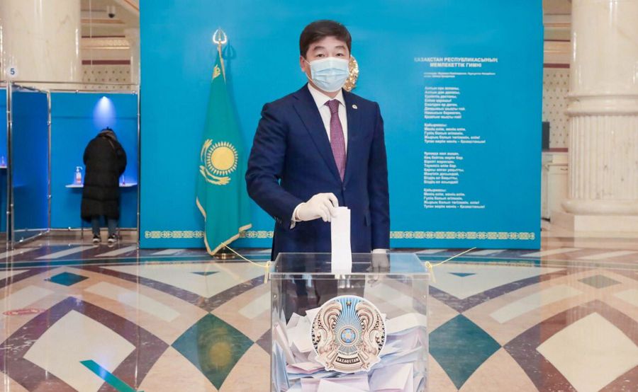 Partııa tóraǵalary daýys berýge qatysty