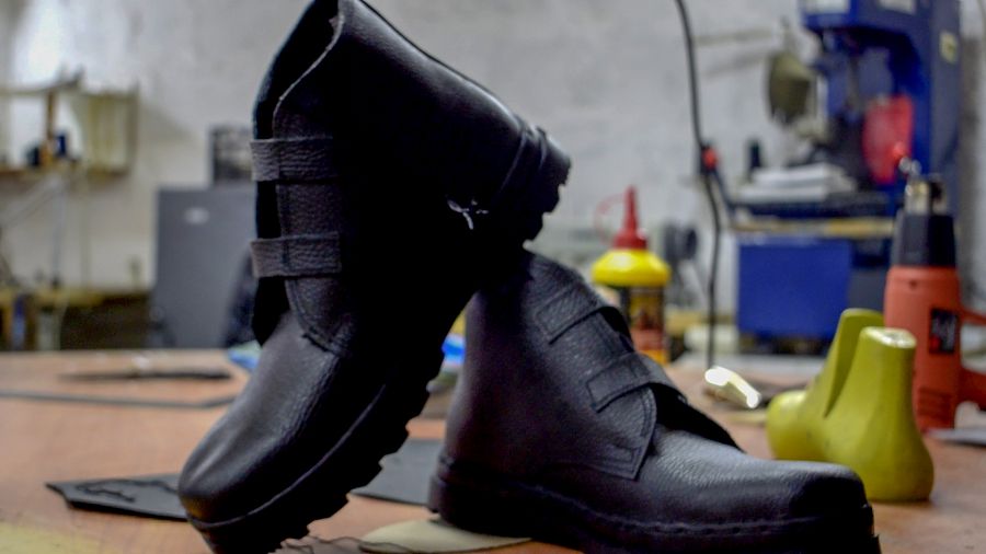 Kolonııada da túrli kásipti meńgeredi