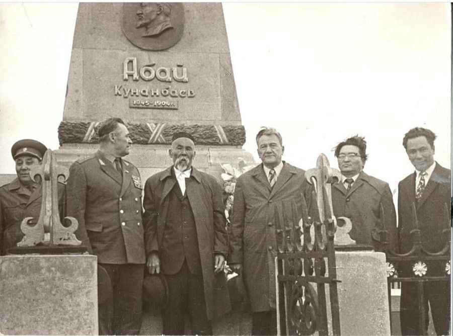 Bir sát – búkil ǵumyr