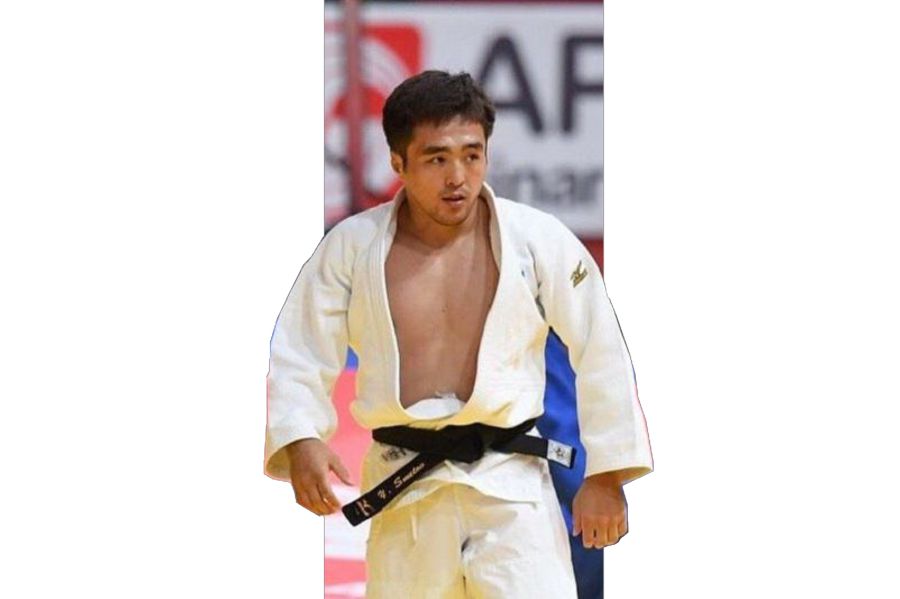 Úzdikter tiziminde kimder bar?