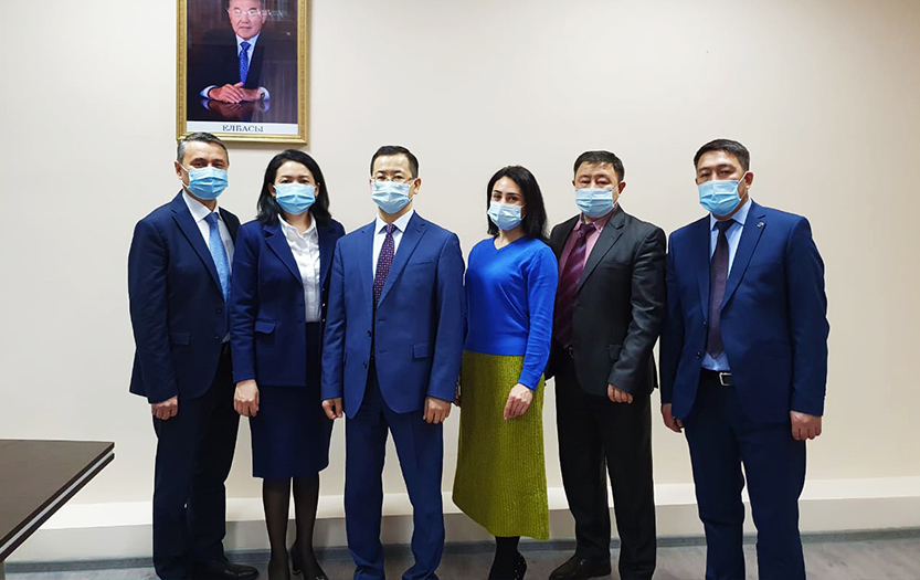 Zańgerlerdi daıarlaý memorandýmyna qol qoıdy