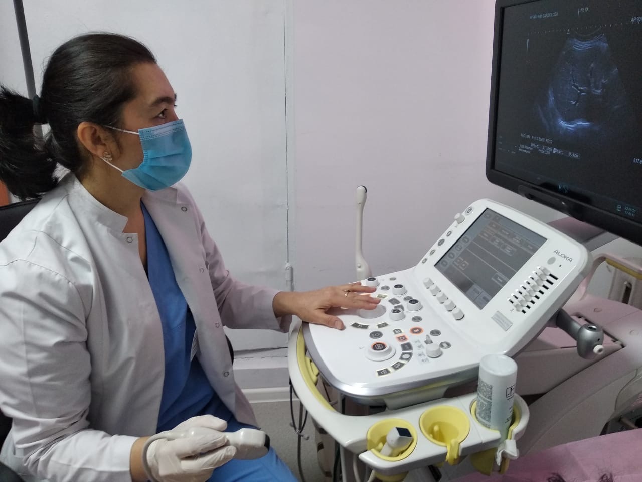 Kardıologııa ınstıtýtynda baýyrdy tekseretin biregeı ÝDZ apparaty iske qosyldy