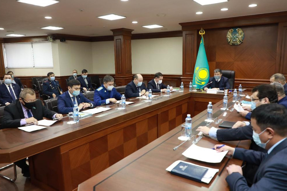 Atyraýda sybaılas jemqorlyq deńgeıi tómendedi