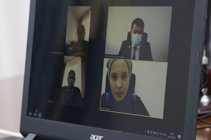 Turǵyndar onlaın qabyldaýda oıda júrgen saýaldaryn qoıdy