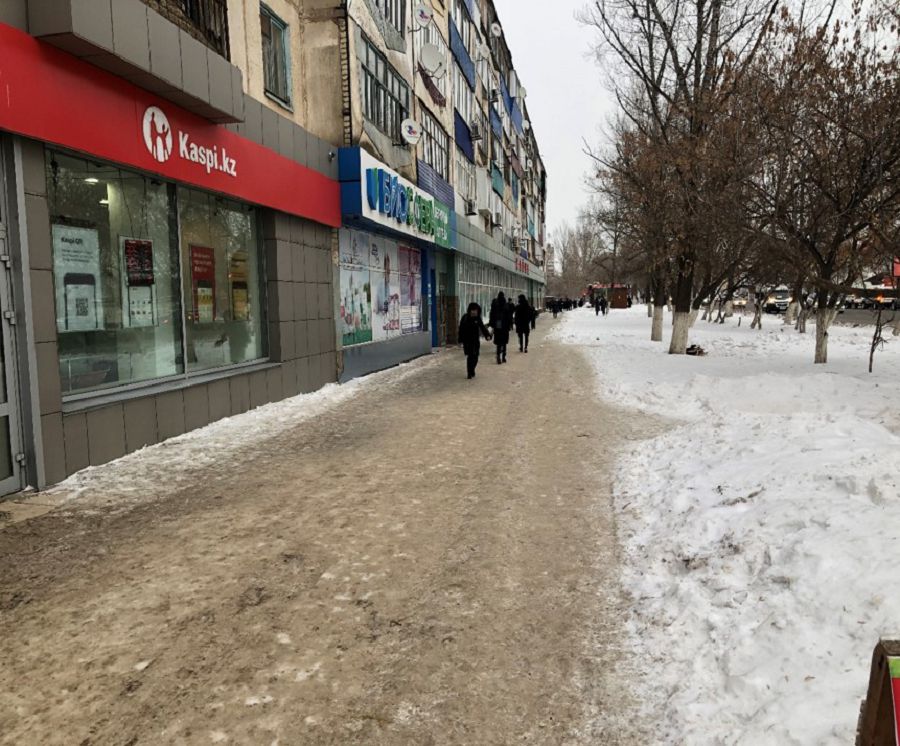 Qalada qar boraıdy...