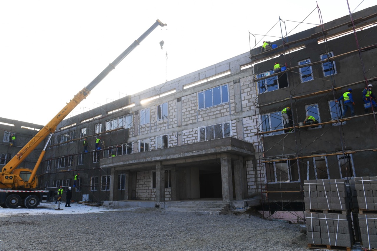 Almatynyń jańa yqshamaýdandarynda segiz mektep salynady