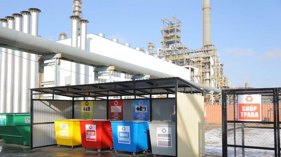 Qaǵazdy – kókke, shynyny – qyzylǵa