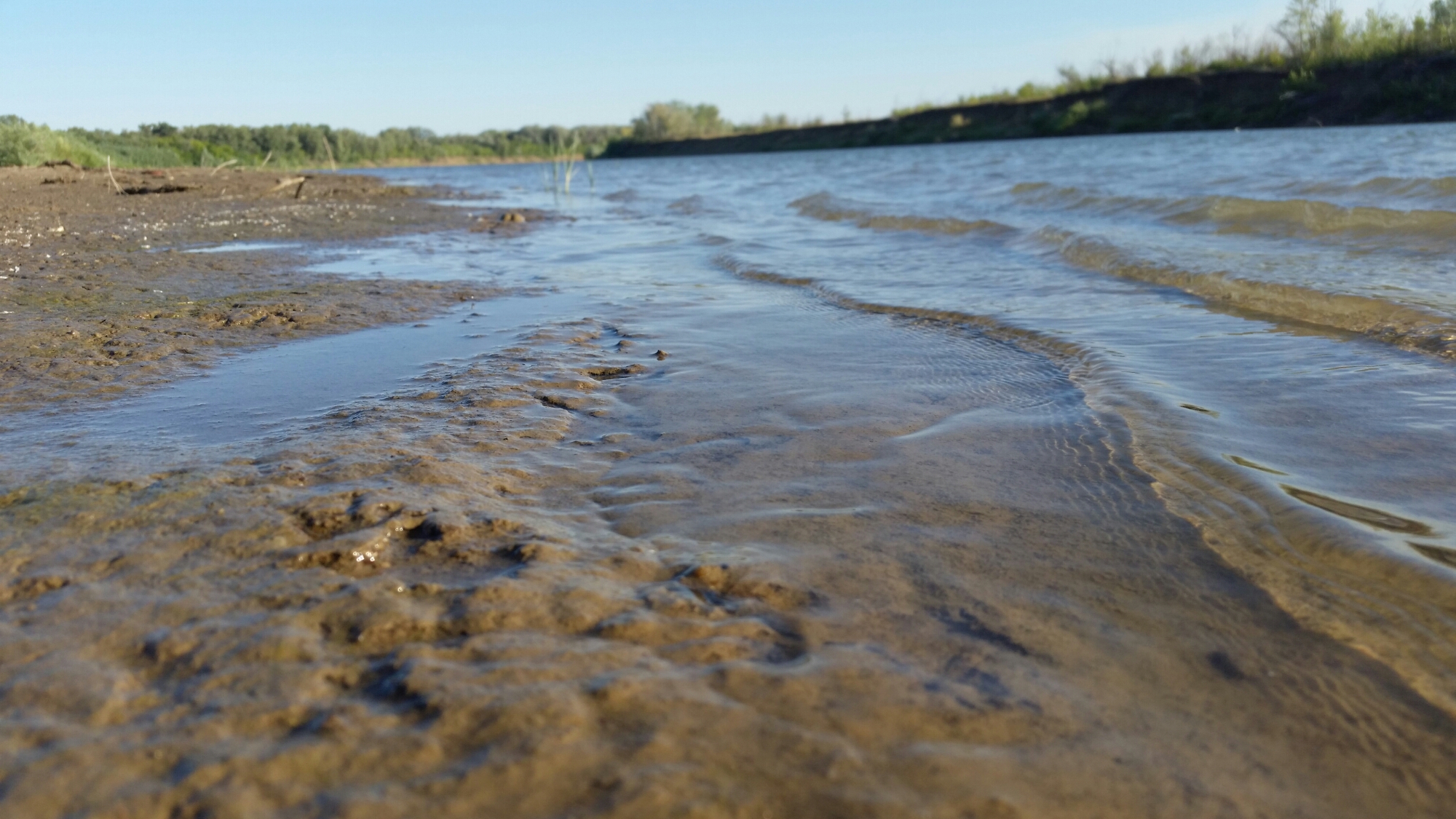Jem men Oıyl ózenderiniń aǵyny azaıdy