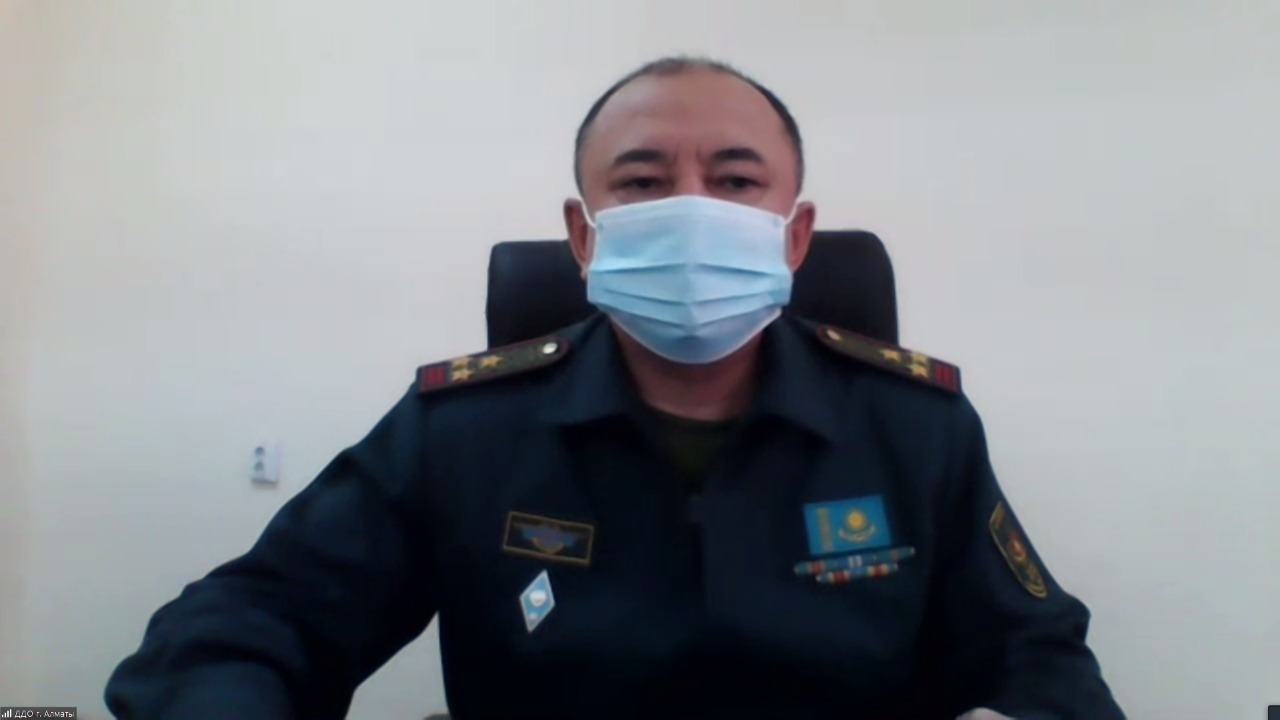 Almatyda 7 myń jasóspirimdi áskerı esepke qoıý josparlanýda