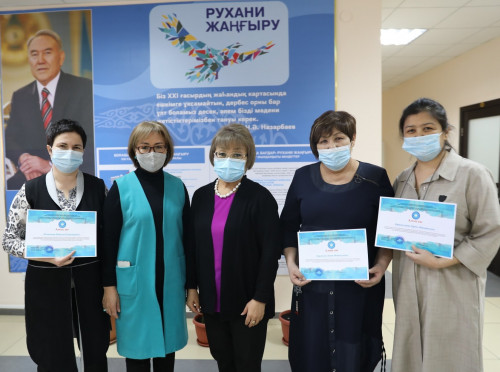 Matematıka kýrsy boıynsha jańa oqý quraly ázirlendi