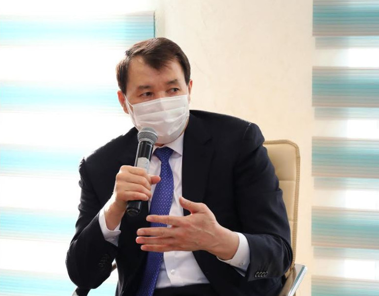 Alık Shpekbaev Almaty qalasynyń belsendi qoǵam ókilderimen kezdesti