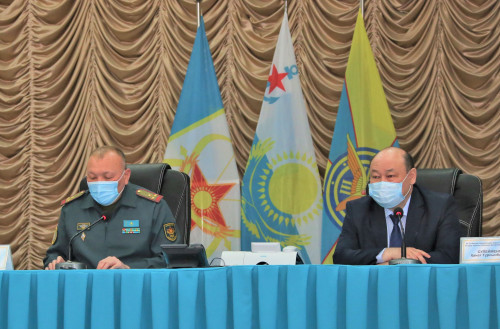 Atyraýda áskerıler jemqorlyqpen qalaı kúresedi?