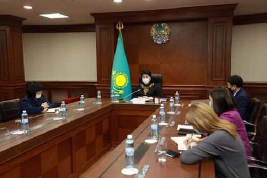 Atyraýda balabaqsha qyzmetkerleriniń jalaqysy nege keshiktirildi?