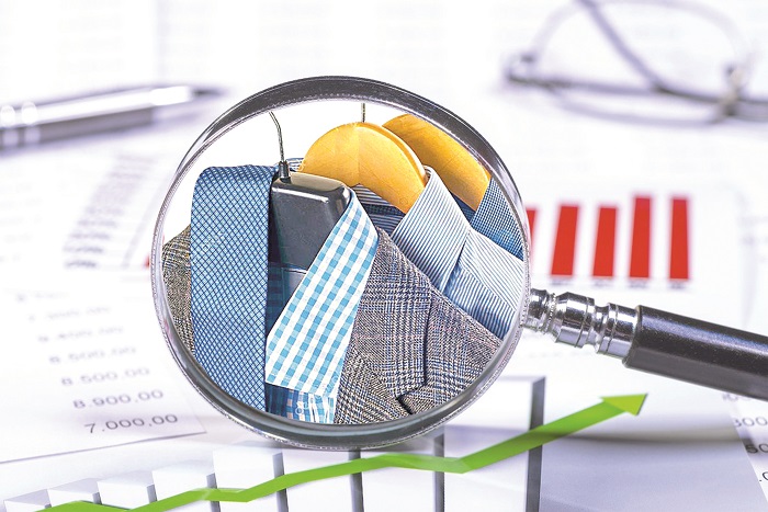 Qazaqty kim kıindirip júr?