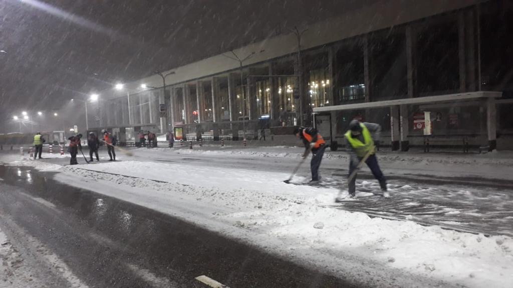 Almatyda 15 sm-ge deıin qar jaýdy