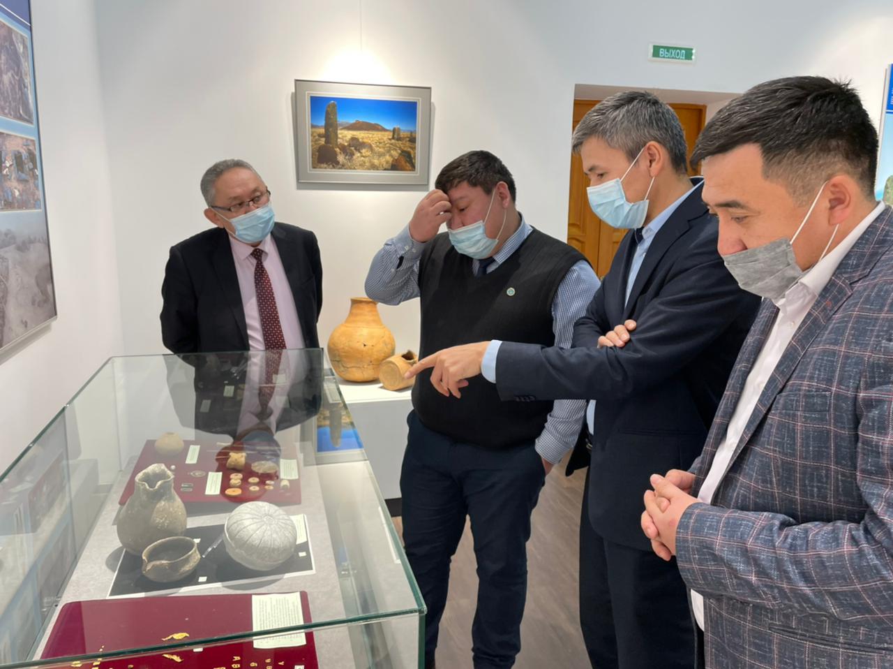 Almaty mańynan tabylǵan arheologııalyq artefaktiler turǵyndar nazaryna usynyldy