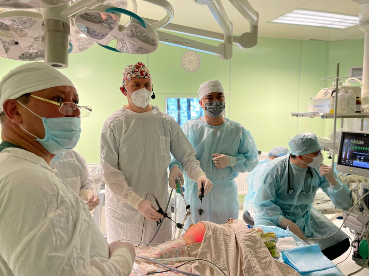 Balalar hırýrginiń qatelesýge qaqysy joq