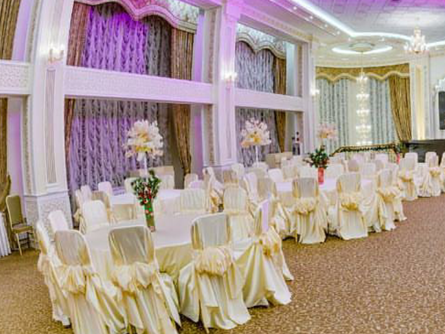 Atyraýda meıramhanaǵa 100-ge jýyq adam jınalǵan